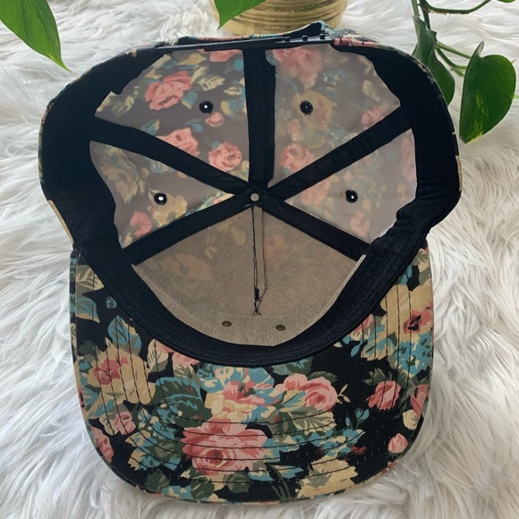 Vintage Hater Black & Floral SnapBack - Picture 5 of 5